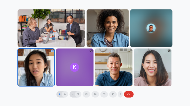 Ein Raster mit lächelnden Gesichtern in einer Google Meet-Videokonferenz
