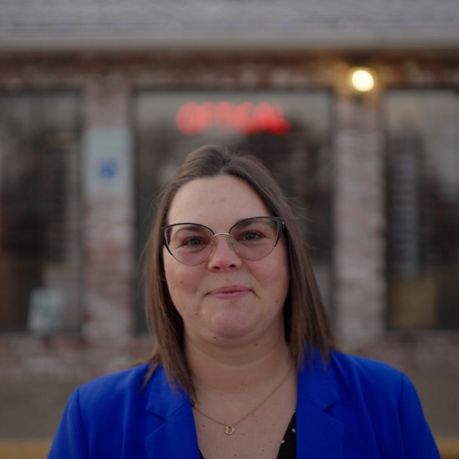 Family Vision Care of Pinca City staff member outside
